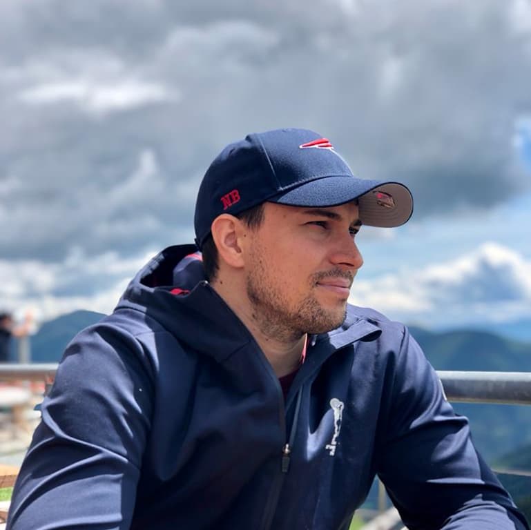 Nicolas Bossi, IT Project Manager & Cloud Infrastructure Solution Architect